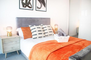 EXOTICSTAY Apartments - Ultra Luxe Sapphire Suite - City Centre Apartment - Smart 4K TV With Ultrafast WiFi & Netflix